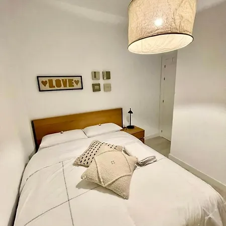 Apartmán Historical Centre! Private Terrace & Gym-near Public Parking