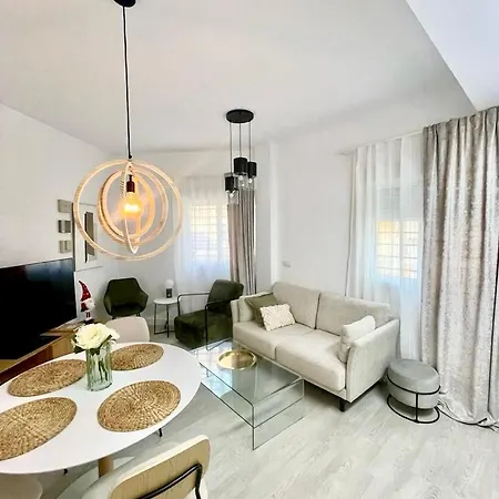 Apartmán Historical Centre! Private Terrace & Gym-near Public Parking *