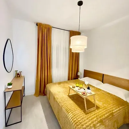 Historical Centre! Private Terrace & Gym-near Public Parking Màlaga